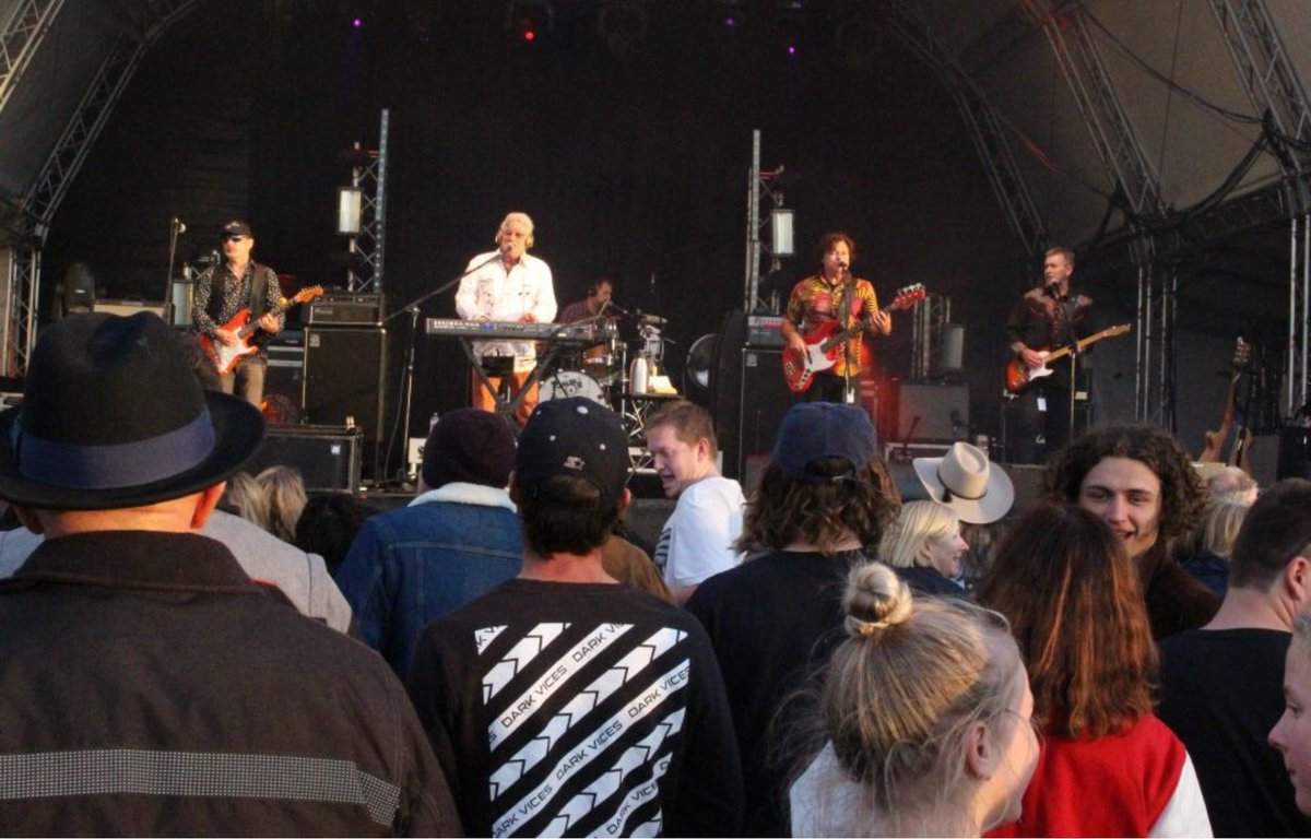 Exactly four years ago: <a href="/mentalsofficial/">Mental As Anything</a> last gig ever 30 Nov 2019 at ‘band together’ a fundraiser for bushfires on the south coast. (Photo: Ian Campbell)
#bega #ausmusictshirtday #tathra  <a href="/SurfGuitar/">Martin Cilia</a> <a href="/mandyhallmedia/">Mandy Hall</a>