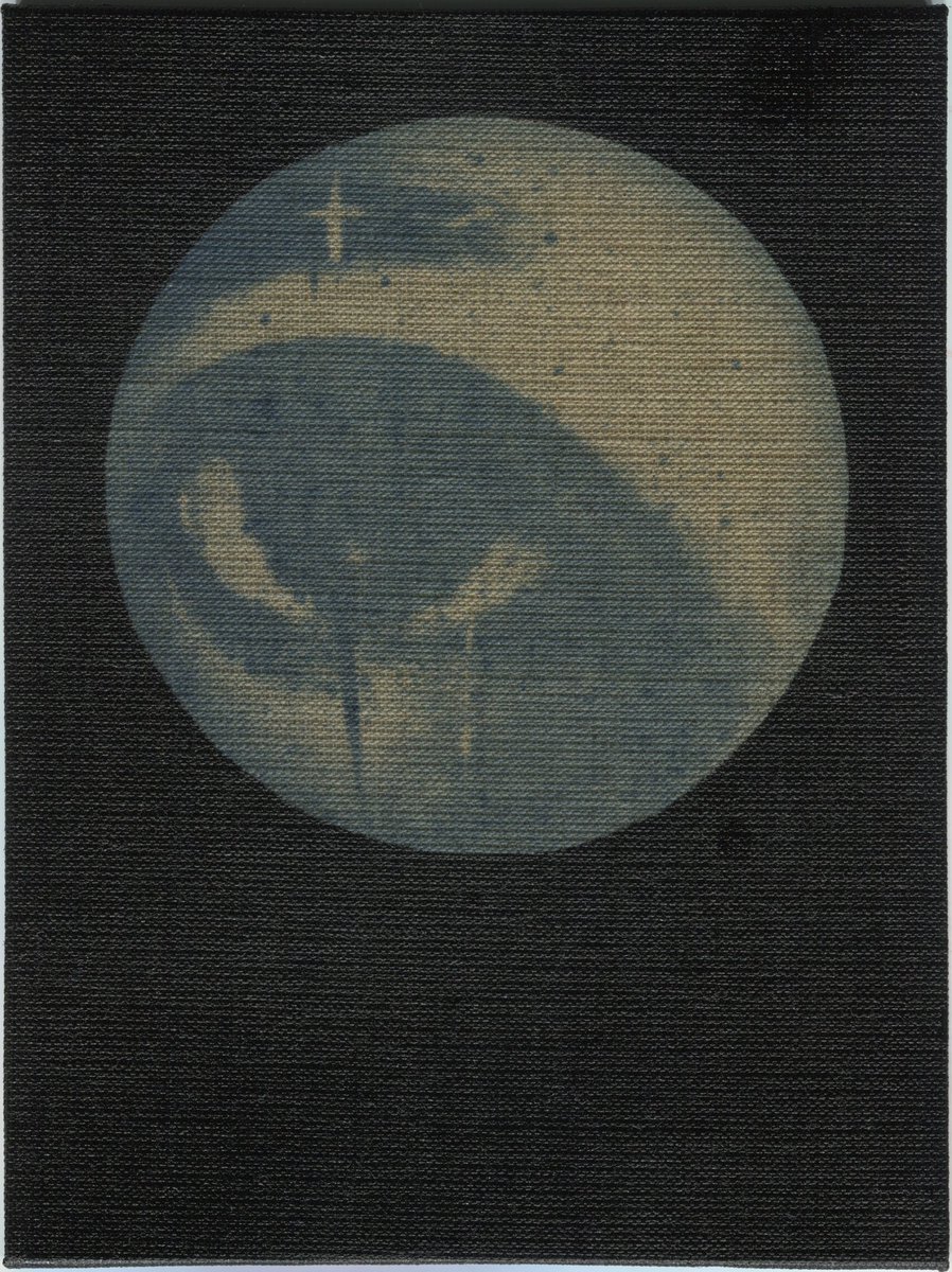 Peephole, cyanotype sur toile , 18x24cm,2023
•
•
•
•
•
•
•
•
•
•
#cyanotypeartist #cyanotypeprint #cyanotypeprints #cyanotypeart #cyanotypes #cyanotype #cyanotypeprocess #cyanotypephotography #altprocessphotography #experimentalphotography #sunprint #cyanotypeoncanvas