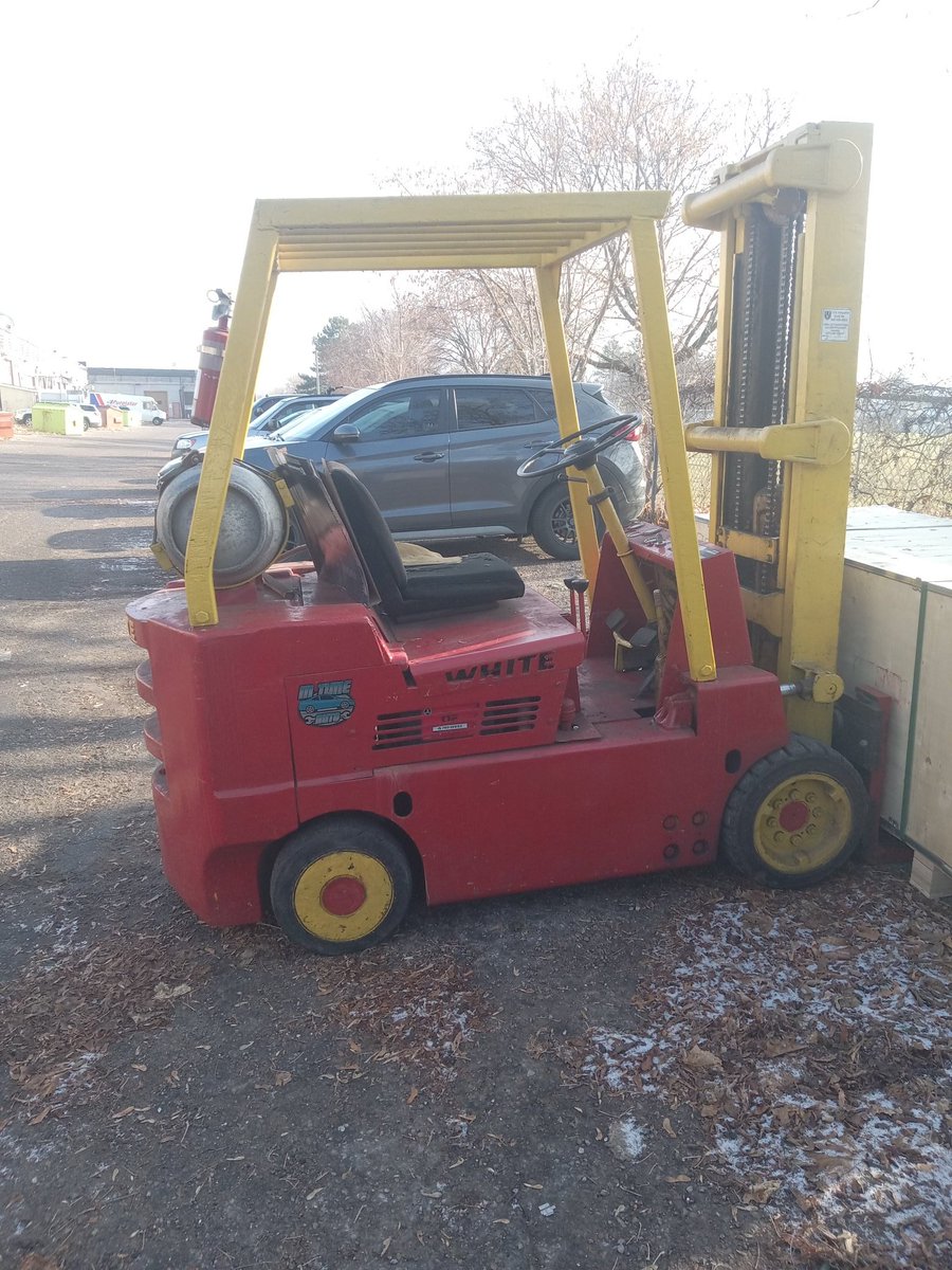 AnalDilwer's tweet photo. Little Tykes forklift. https://t.co/sIfKsH40fw