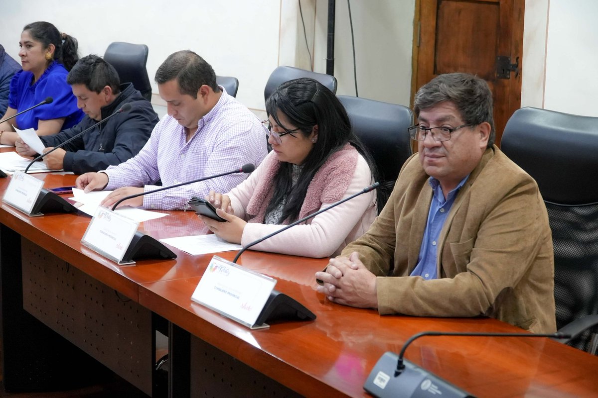 quintanilla_ale's tweet photo. ¡Gran noticia para el Azuay! 

👉🏽 Aprobamos por unanimidad con 22 votos a favor en primer debate del Proyecto de Presupuesto para el año 2024. 

✅️ Este logro representa un paso importante en la planificación y desarrollo de nuestra provincia. https://t.co/pEvtJM66cg