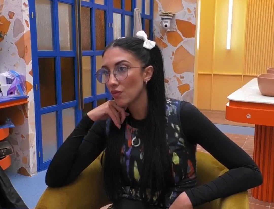 fandunareina's tweet image. Belen Rodriguez diciendo en directo que Laura Bozzo es la protagonista de la edición y automáticamente Noemi en una imagen: 

#GHVIP30N #GHVIP1D #GHVIPGala12