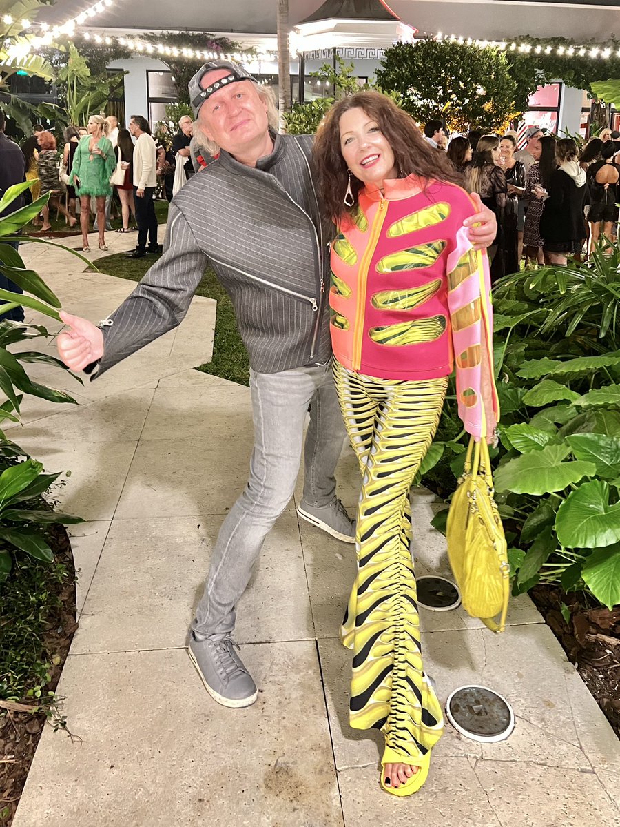 macstopa's tweet image. Attending the Surf Board Tree Lighting event at The Royal Poinciana Plaza, Palm Beach, Florida.