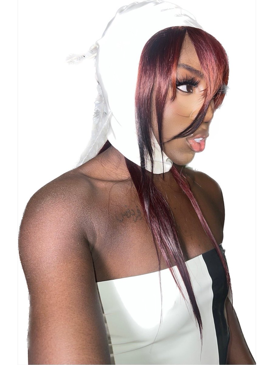 BR (@breerunway) on Twitter photo 