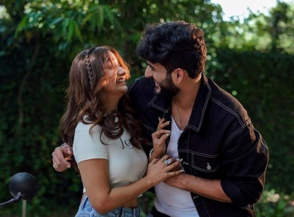 Neeteshx5's tweet photo. Which Friendship do you like?

- Retweet : #Abhiya  
- Like : #AbhiSha 

Comment/Quote with your Favourite JODI 

#AbhishFam  #AbhiyaFam #ManishaRani #AbhishekMalhan 

$Portal @Portalcoin https://t.co/tex7C2p4g8