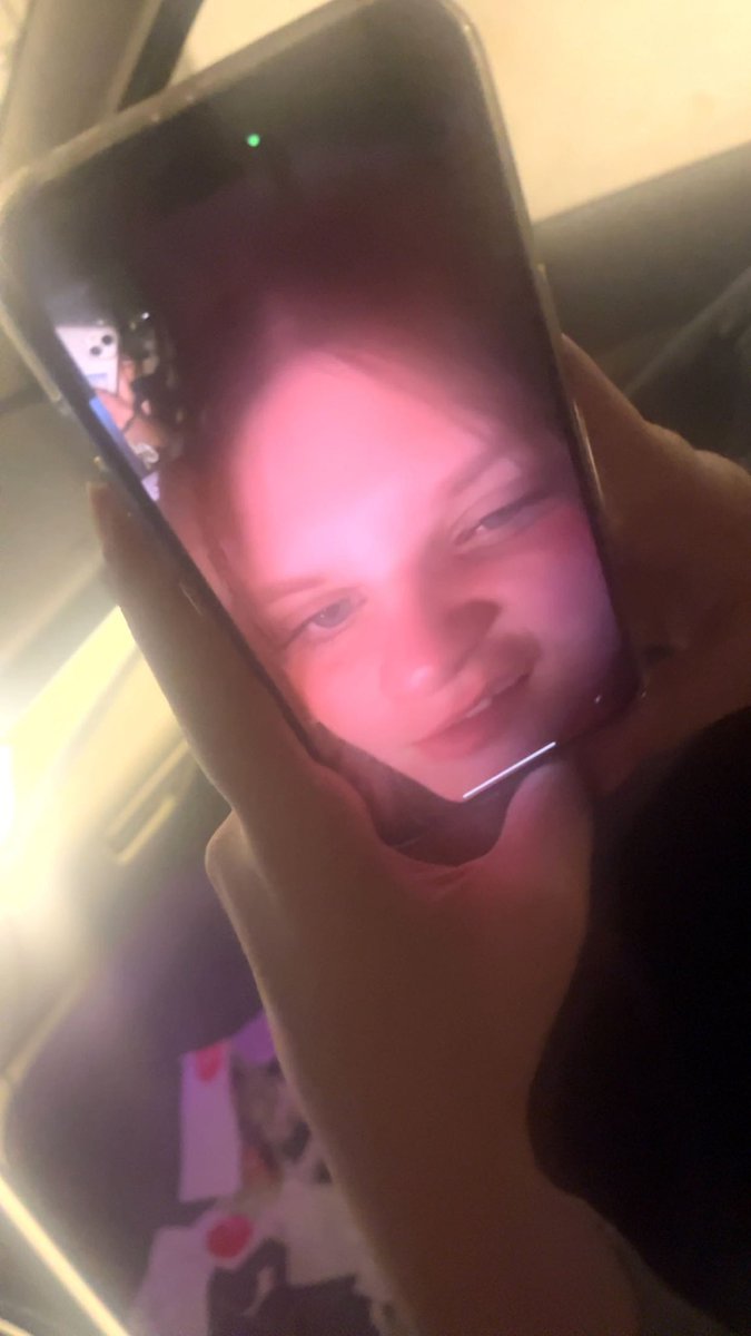 buzzicameon's tweet photo. back from my twitter hiatus to deliver one message to @quartersofc ….. chloe @ webster. i’m done playing ben roter. https://t.co/b6ydvs5Ypl
