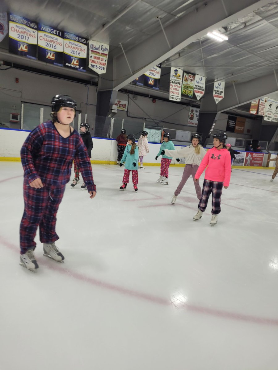 mmepiercey's tweet photo. We've had a few good skates this year! Still another one to go before Christmas break! 😃 @Amalgamated_NL @NLESDCA @bartlett_mme https://t.co/xXblvc7j5f