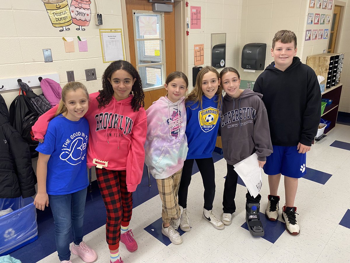 Miss Strout tweet media