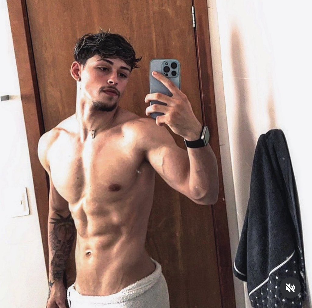 GRINDRDEPRESSO1's tweet photo. 🤤🤤 https://t.co/V6hwXNHtpt