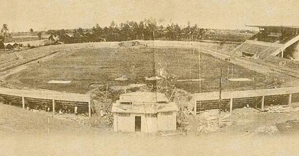 memorialdosport's tweet photo. A compra da Ilha Do Retiro foi um ato de coragem de um grupo formado por Francisco Cribari, José Médici, Renato Silveira, os irmãos Loyo e outros abnegados.
Um dia, já no fim de 1935, Renato Silveira, que era gerente do Banco de Crédito Real de Pernambuco, avisou que uma chácara, https://t.co/BtrjOkMrY9