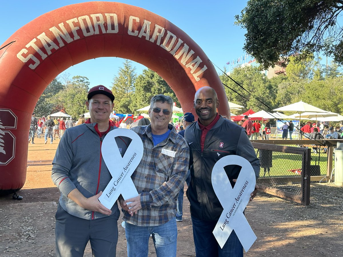 chrisdraft's tweet photo. Excited to see pictures of @JoelNealMD & @ALKPositiveinc LC survivor #RickMeyer presenting @TheWRP4LC to @StanfordCancer #lungcancer survivors! @T_WilliamsD1 @AmLungCSI #MadeWithLove #LCAM23 @stanforddollies @DaStanfordTree https://t.co/hVXkYn2oyn