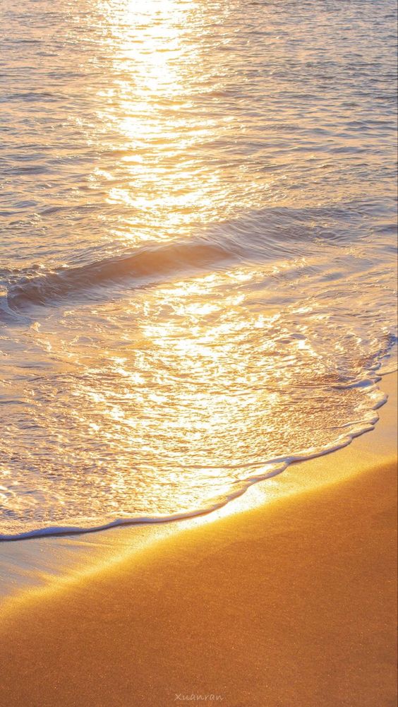 AlpacaAurelius's tweet photo. Indoor lighting: 1000 lux
Outdoor sunlight: 130,000 lux

Outdoor light is 130x brighter than indoor light

Sunlight is powerful not just because of UV and infrared but also how bright it is

Being inside all day is the most underrated cause of depression https://t.co/U9miAdzO2s