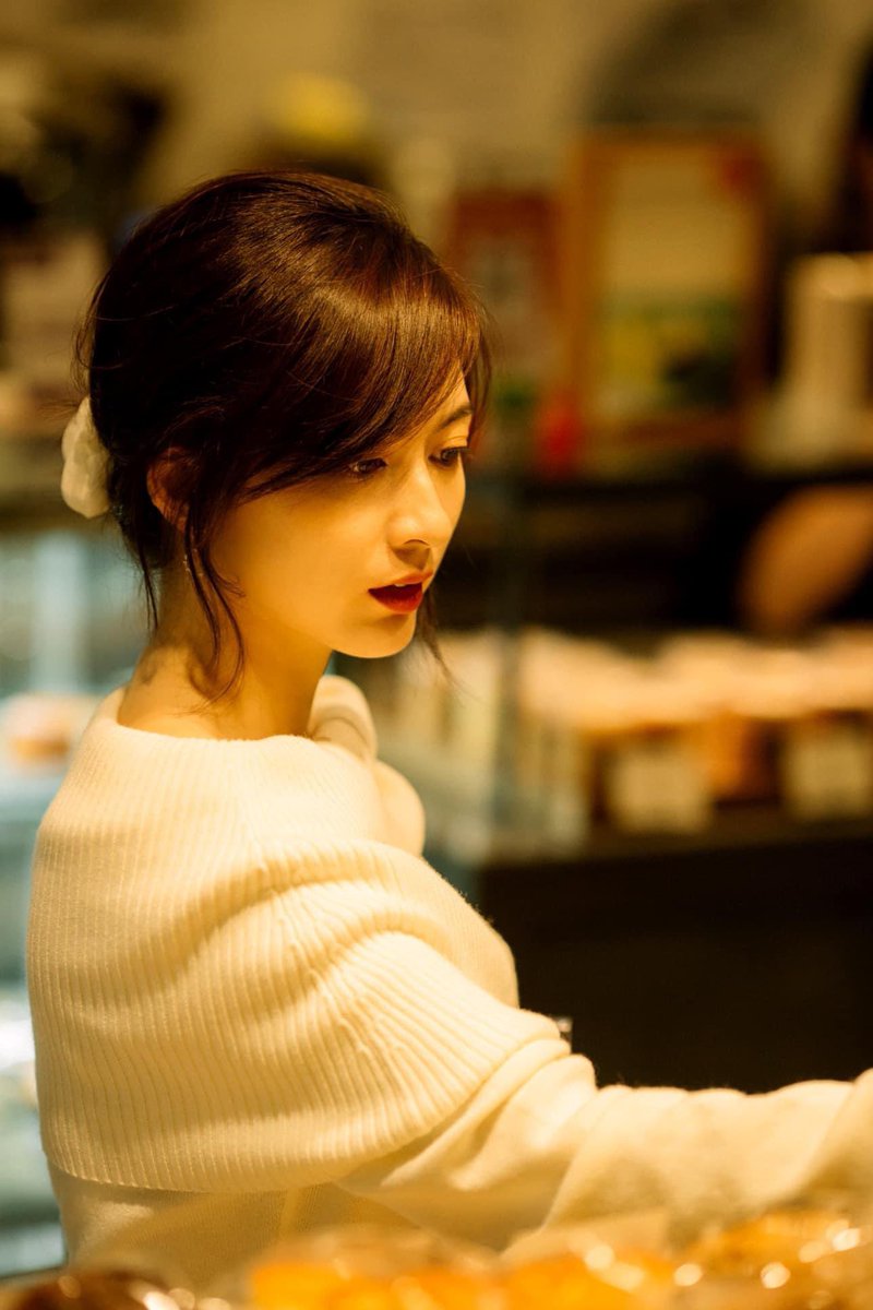 Giang_Saffron's tweet photo. Em nhất định phải tìm được một người kiên quyết bảo vệ và bênh vực em giữa cả ngàn lời dèm pha , giữa cả ngàn lời nói xấu. 
Chứ đừng tìm một người đàn ông nghe những lời không tốt về em đã vội tin , đã vội xem em không ra gì...
#Loveyourself #girl https://t.co/3foBuG0wqc