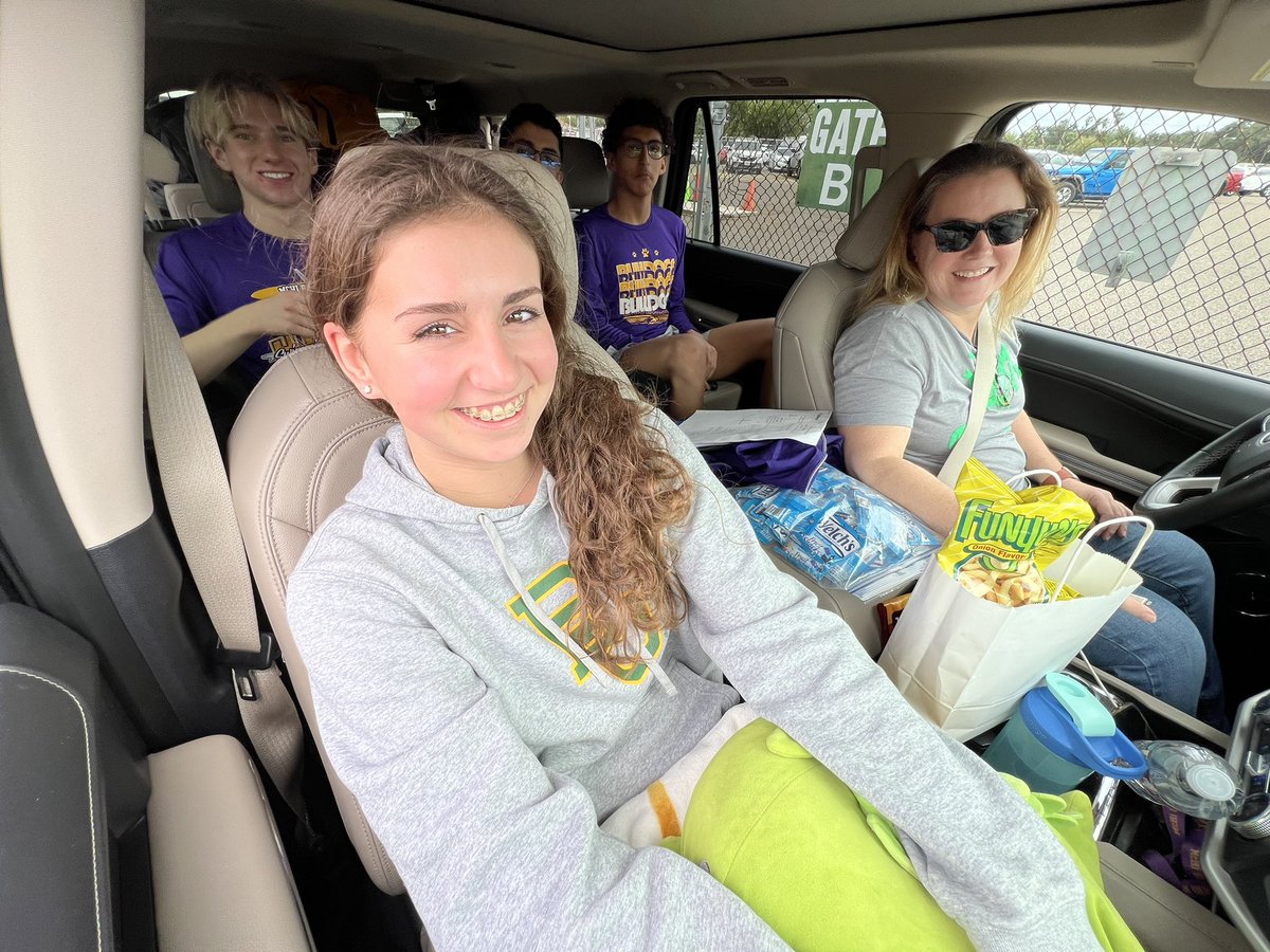 McHiSwim's tweet photo. Safe travels to the team as they head out to San Antonio to compete this weekend. https://t.co/LQwSOHXwpc