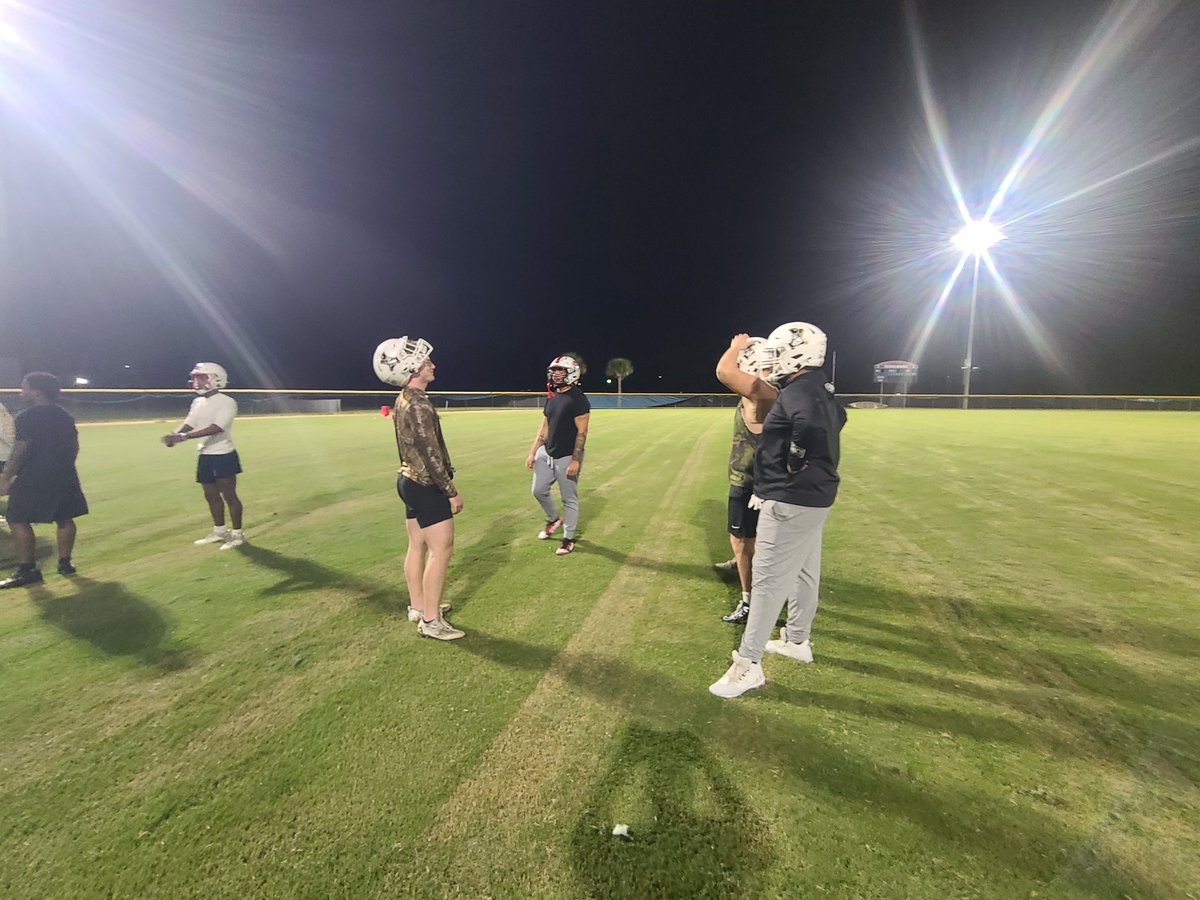 RiverCityPrepFB's tweet photo. Admirals here at PGR Allstar weekend! Row...the...Boat! @nappo1eon @808_SamuelAdams @CoachMosesAD @CoachDerrickW @CoachGrimes10 @Coach_Smithey https://t.co/t3N9xWEvWT