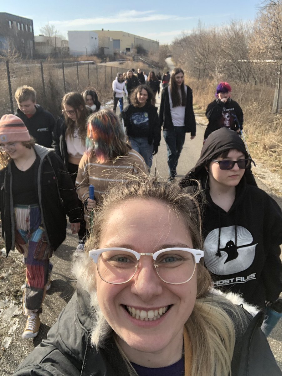 BittersKayleigh's tweet photo. Today, @mburton28 &amp; I took our Crews to @urbanecology Center. They helped clean up the Hank Aaron Trail while touring their community gardens in prep to make our own at school. It was an awesome day to wrap up our school-wide project work! Thank you UEC! @DottkePBLHS #wawmproud https://t.co/hqYAiEL1Ym