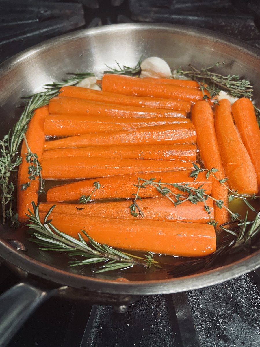 MydlandEyester's tweet photo. Beef fat carrots https://t.co/VBEFKdb6t5