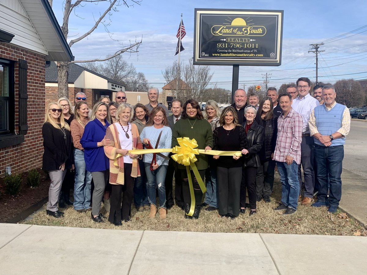 LewisGovTN's tweet photo. ✂️ RIBBON CUTTING ✂️

Today We celebrated the grand opening of the new location of Land of the South Reality! Principle Broker, Jeanine Higgins &amp; Team have re-located their office to continue their legacy of professional real estate services in Lewis County! 

📍18 North Court St https://t.co/5iEDgPfpgT