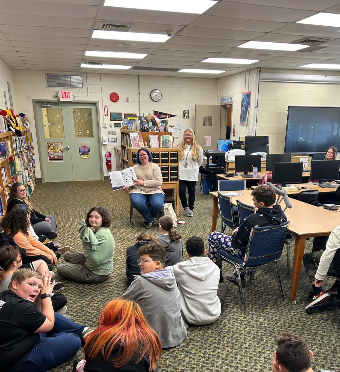 melpatterson803's tweet photo. Thanks to Joanne Halloran, Children’s Librarian for the @oceancountylib for spending time at Ocean Gate School and reading to all of our Gators! Thanks to Mrs. Giunco, for the warm welcome &amp; collaboration! We hope to have another visit soon! #gatorsREAD 🐊📚 https://t.co/q060UvKATI