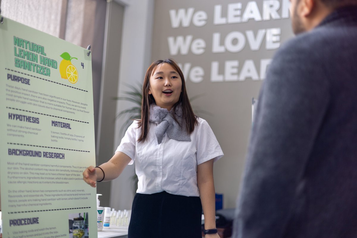 ISQ_Dolphins's tweet photo. The High School Science Fair swept the lobby earlier this week. We empower our students to creatively solve problems, perform research and work cooperatively!
#LifePlusQingdao
#LifePlus
#Qingdao
#China
#InternationalSchool
#AmericanCurriculum
#WorldwideLearning
#learnlovelead https://t.co/3FNSihTaIa