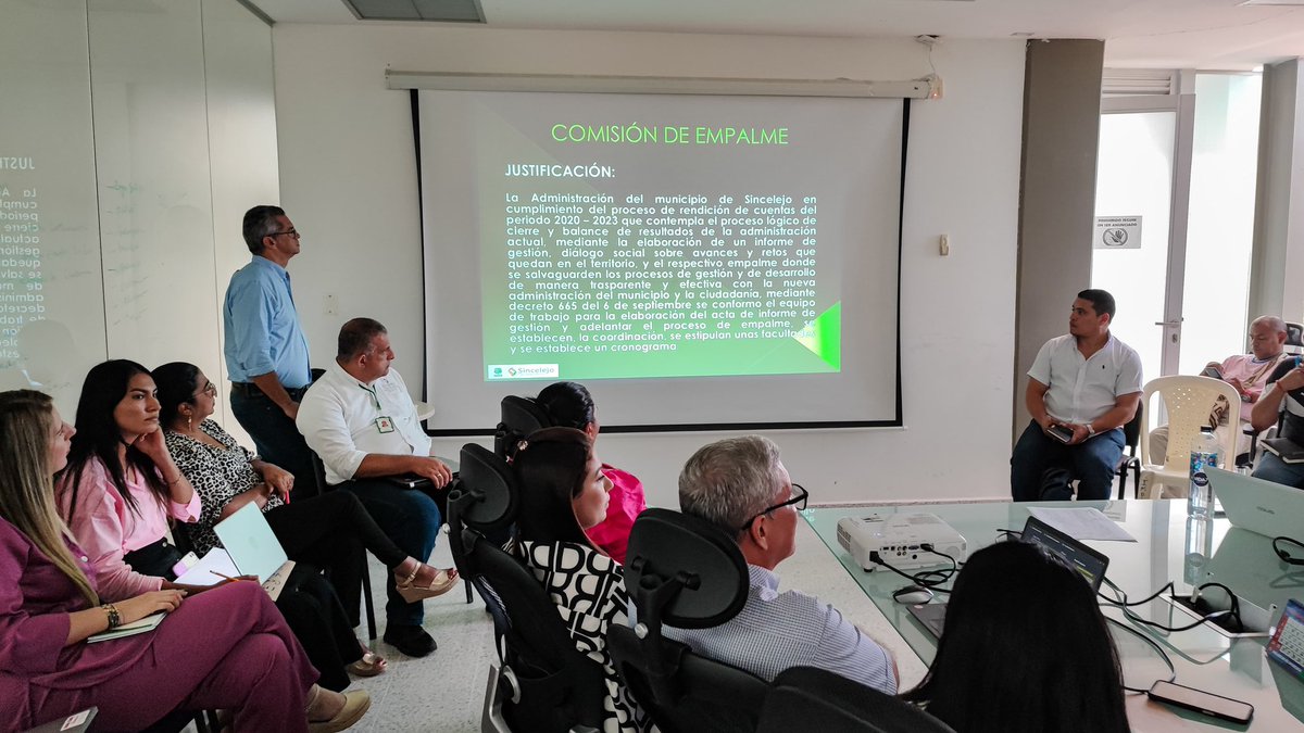 secgobsincelejo's tweet photo. #SincelejoEsDesarrolloParaTransformar
Garantizar que los procesos administrativos continúen es fundamental para el desarrollo de la ciudad,por eso, la alcaldesa (e) de Sincelejo, Tatiana Niebles Flórez, lideró un consejo de gobierno entre la administración saliente y la entrante. https://t.co/8xZY8UEyd8