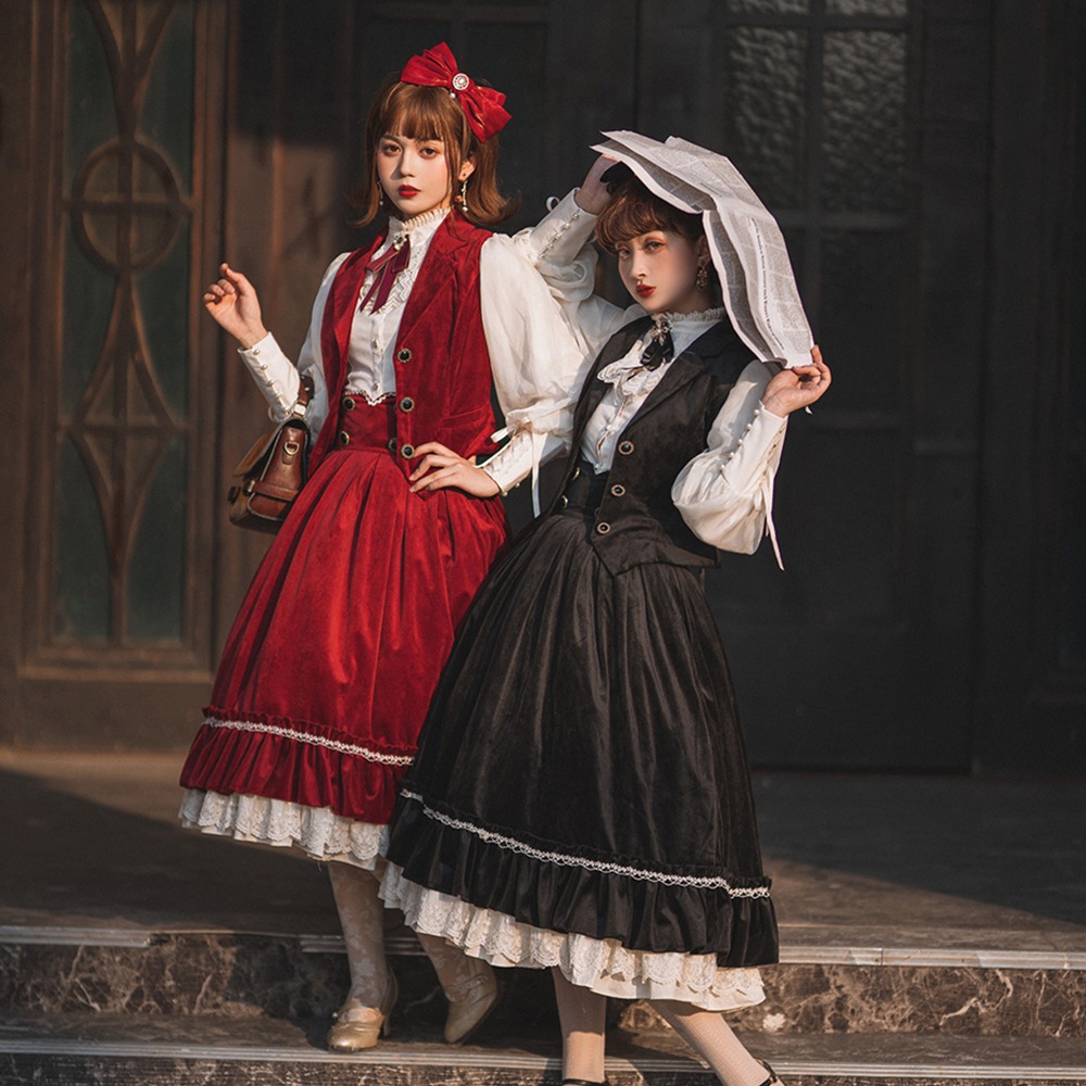 42lolita_'s tweet photo. 🌹 Introducing Miss Point's latest creation: the Rose Retro Lolita Vest! Exquisite velvet, vintage charm, perfect for your Lolita wardrobe. Elevate your style with timeless elegance. #LolitaFashion #MissPoint #42lolita 

Shopping link: https://t.co/6Szj2xfRhk https://t.co/LeztUssmfQ