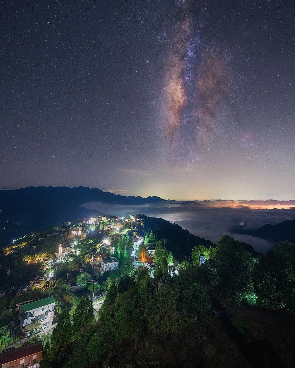 Many people sold their dreams and exchanged them for daily necessities.