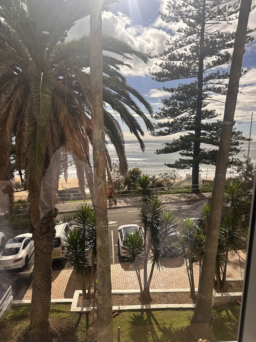✨My office for today!✨ Connecting with school leaders in the Wollongong region to discuss the ways @heroforschools can empower learners and provide opportunities to engage families in authentic learning conversations.