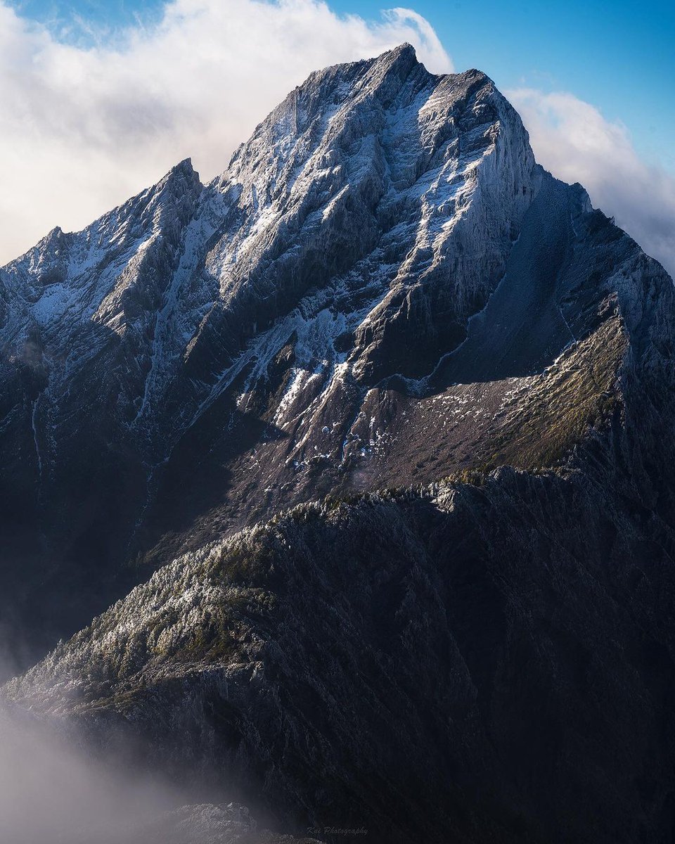 With you, I don’t lack anything. No matter how wild my heart is, I know how to say no.