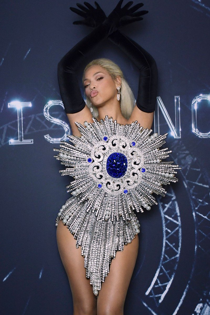 Beyoncé Looks tweet media