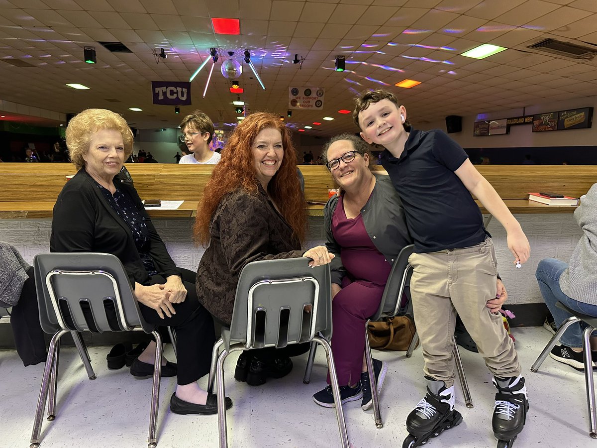 jmattbradford's tweet photo. πΌ First ever BHE Family Skate Night. π Smiling faces, fun-filled spins, and unforgettable moments on wheels. Thank you to everyone who joined in the fun! β€οΈπ¦¬ #GoodTimesRolling #WeAreFamily @BurtonHillFWISD @msjuanitawhite @todd_koppes https://t.co/lAT9v34ZVq