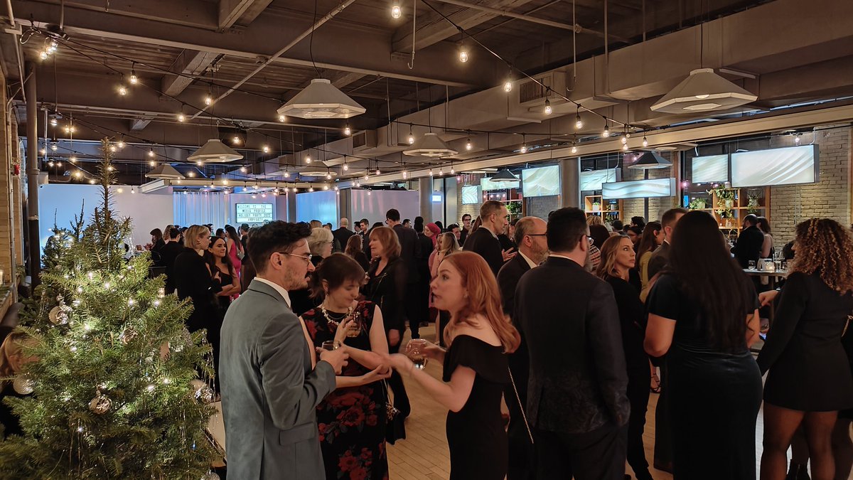 thedaynaeileen's tweet photo. A night out at the @MediaProfile holiday party with @bfrye26
#mpparty #holiday #partyseason https://t.co/7fn41cRWYH