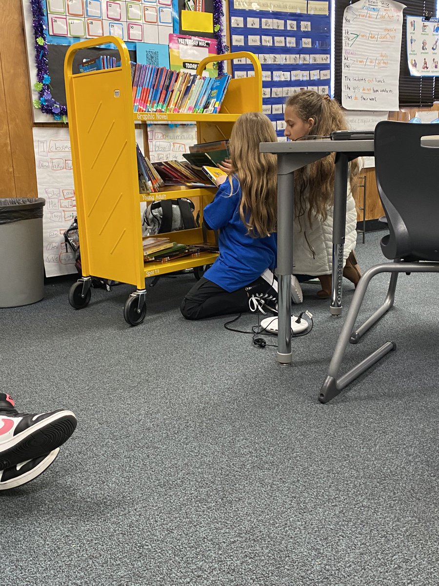 Truitt Library (@truitt_library) on Twitter photo While the 8th graders learn about high school expectations in the library, we take the library to NAC in the portable buildings📚🎉 #mobilelibrary <a href="/truittcfisd/">Truitt Middle School</a> <a href="/CyFairLibraries/">CyFairLibraries</a> #cfisdlibraries #rtp While the 8th graders learn about high school expectations in the library, we take the library to NAC in the portable buildings📚🎉 #mobilelibrary <a href="/truittcfisd/">Truitt Middle School</a> <a href="/CyFairLibraries/">CyFairLibraries</a> #cfisdlibraries #rtp