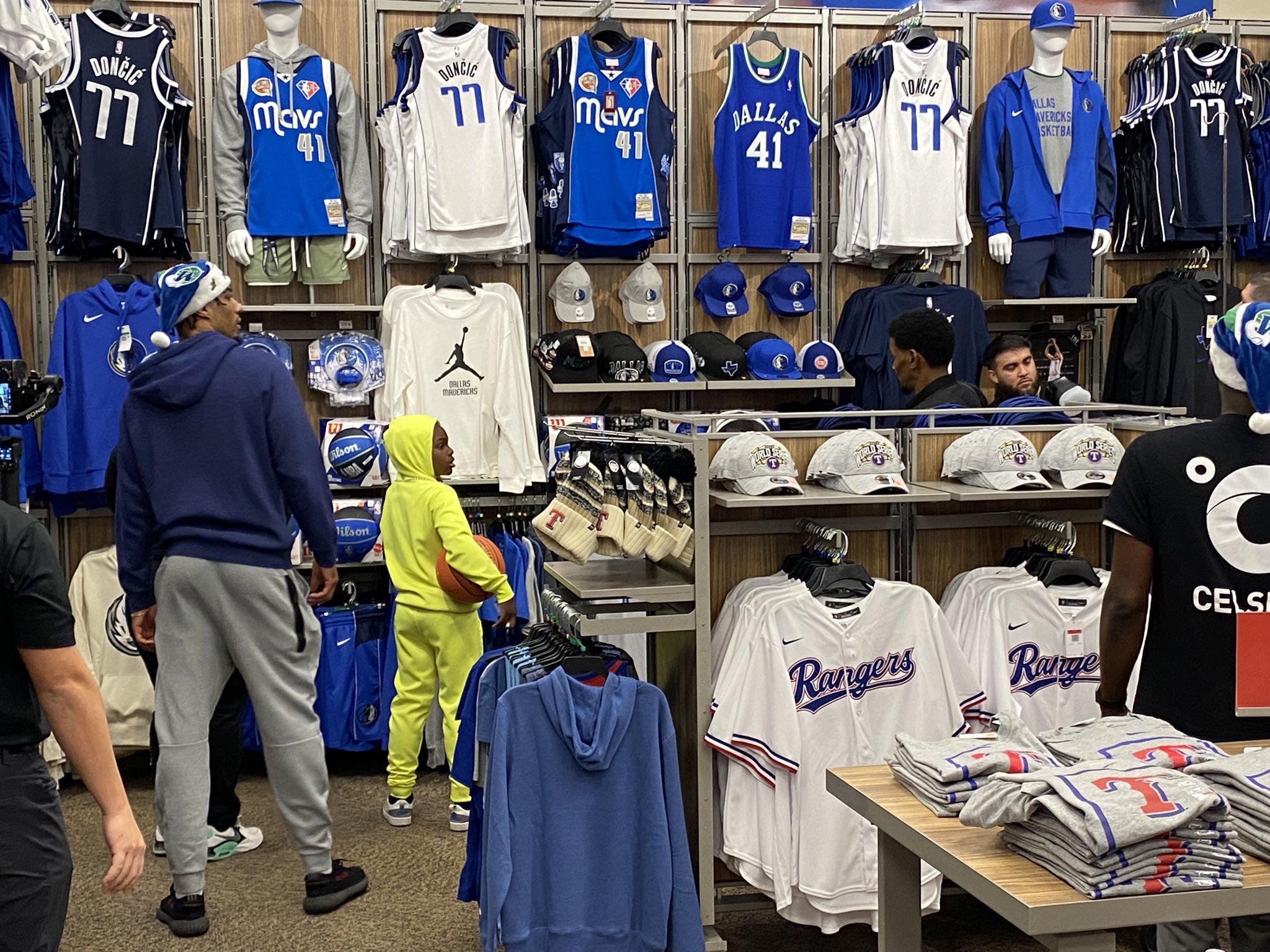 Dallas mavericks best sale team store