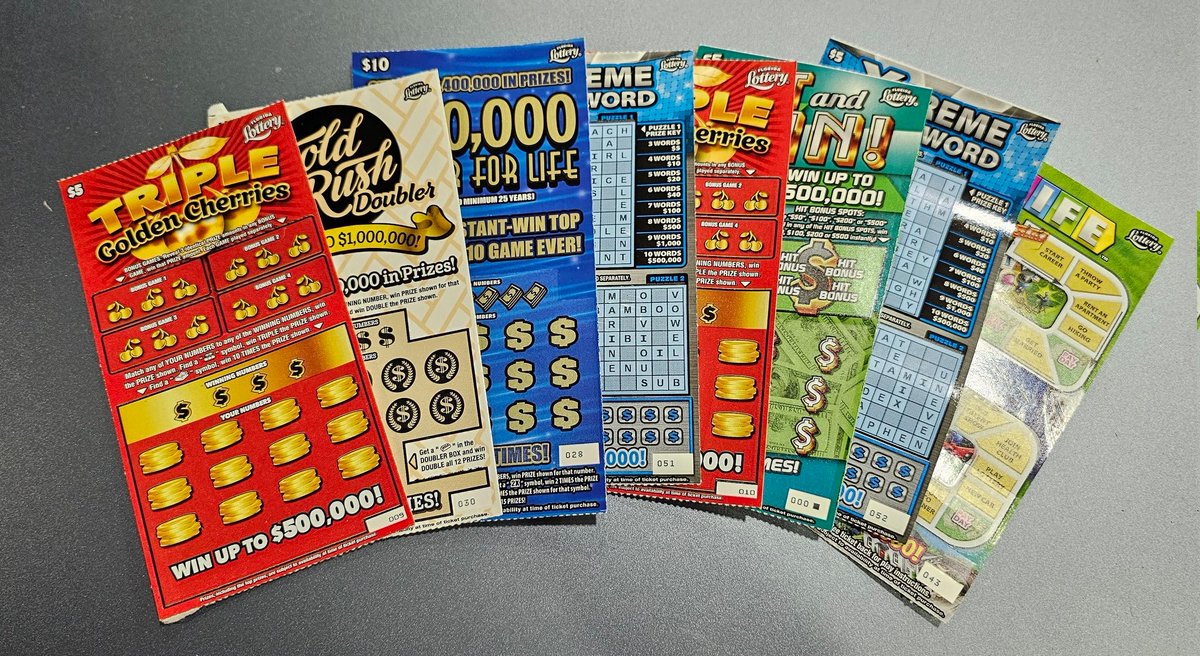 AdonisCreatus's tweet image. Feeling Lucky!! 💰🤑💸 #ScratchOff #Lotto