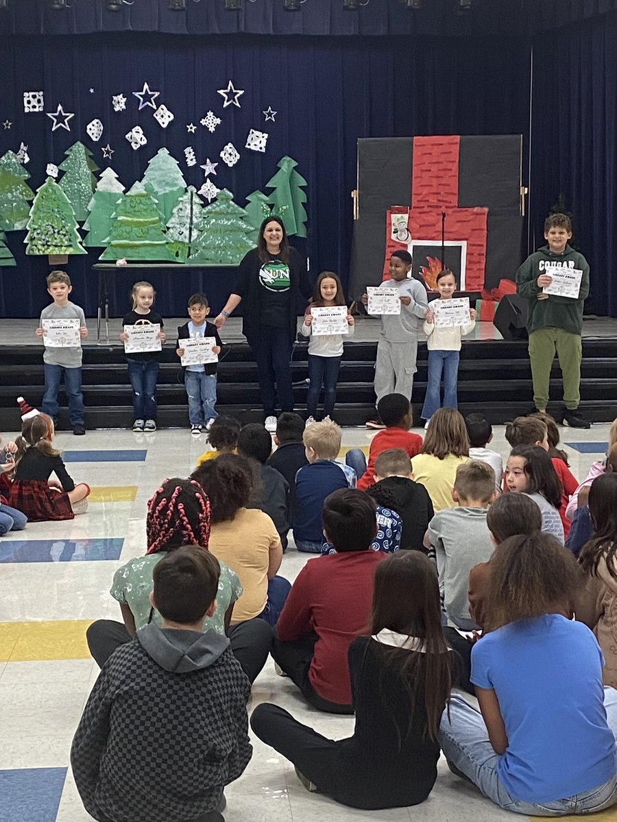 BBOwenES's tweet photo. Specials Awards! Students going above and beyond in Fine Arts: Art, Music, PE, and Library! @LewisvilleISD https://t.co/rmu7Ndq6sz