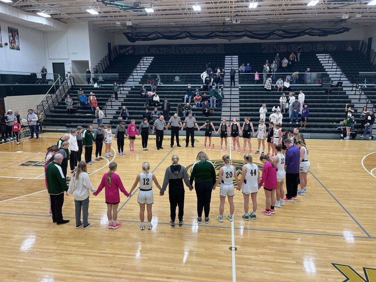 WawaseeAthletic's tweet photo. Lady Warriors, Lady Eagles and IHSAA officials all coming together after a hard fought game to take a moment to reflect and be thankful for the ability to play tonight’s game!
⁦@IHSAA1⁩ ⁦@ElkChristianAca⁩
#FaceofSportsmanship 
#WeAreWawasee https://t.co/RMnjPQZmnd
