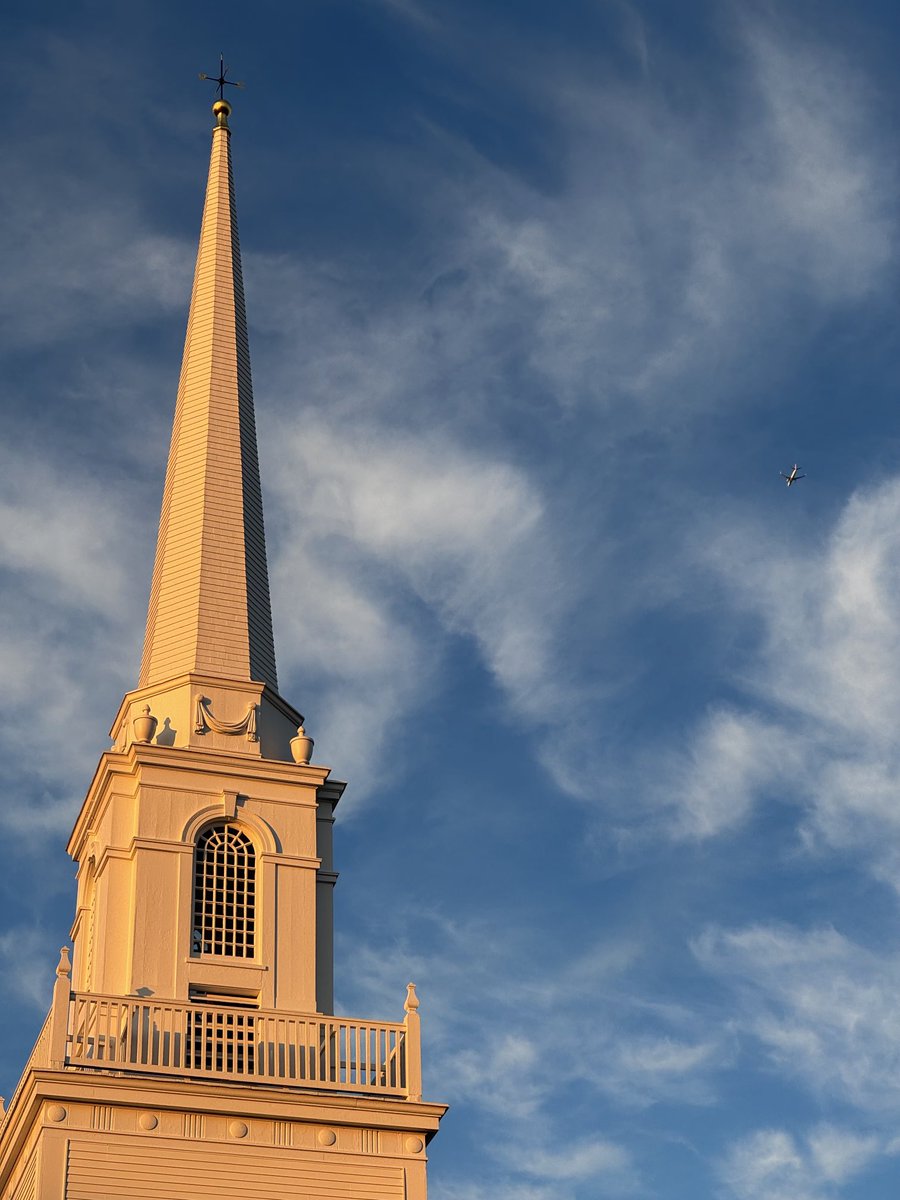 petermarteka's tweet photo. Sunset flyby. #NovemberShapeChallenge #Glastonbury https://t.co/LkntzSB3Pv