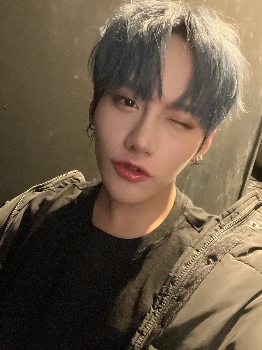 WAKER_official's tweet photo. 공연이 몇시간 안 남았어요!!
여러분 만날 생각에 너무 설레요💓 기대해 주세요🫶🏻

#WAKER #웨이커 #ウェイカー
#세범 #SEBUM #セボム https://t.co/Kor1GxiT0u