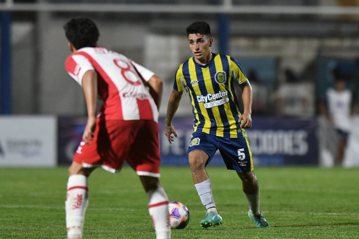 ReservaCARC's tweet photo. #CopaSantaFe | Final del partido.

Rosario Central cayó por 2-0 en la final de la copa.

Felicitamos al @clubaunion por quedarse con está edición de la copa.

#VamoLosPibes🇺🇦💪🏽 ¡Cabeza arriba, chicos! https://t.co/0qWmGQqM4p