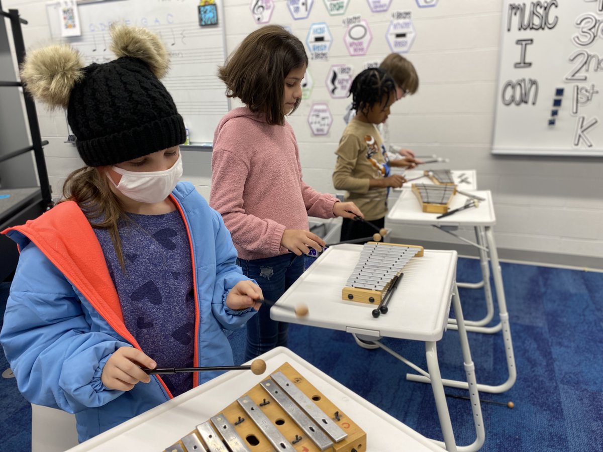 We've been having a blast playing instruments and making music! <a href="/NKCVocalMusic/">NKC Vocal Music</a> <a href="/jonaleesearcey/">Jonalee Searcey</a> <a href="/BRES_Bears/">BRES</a> <a href="/NKC_MadisonSTL/">Madison St Louis</a>