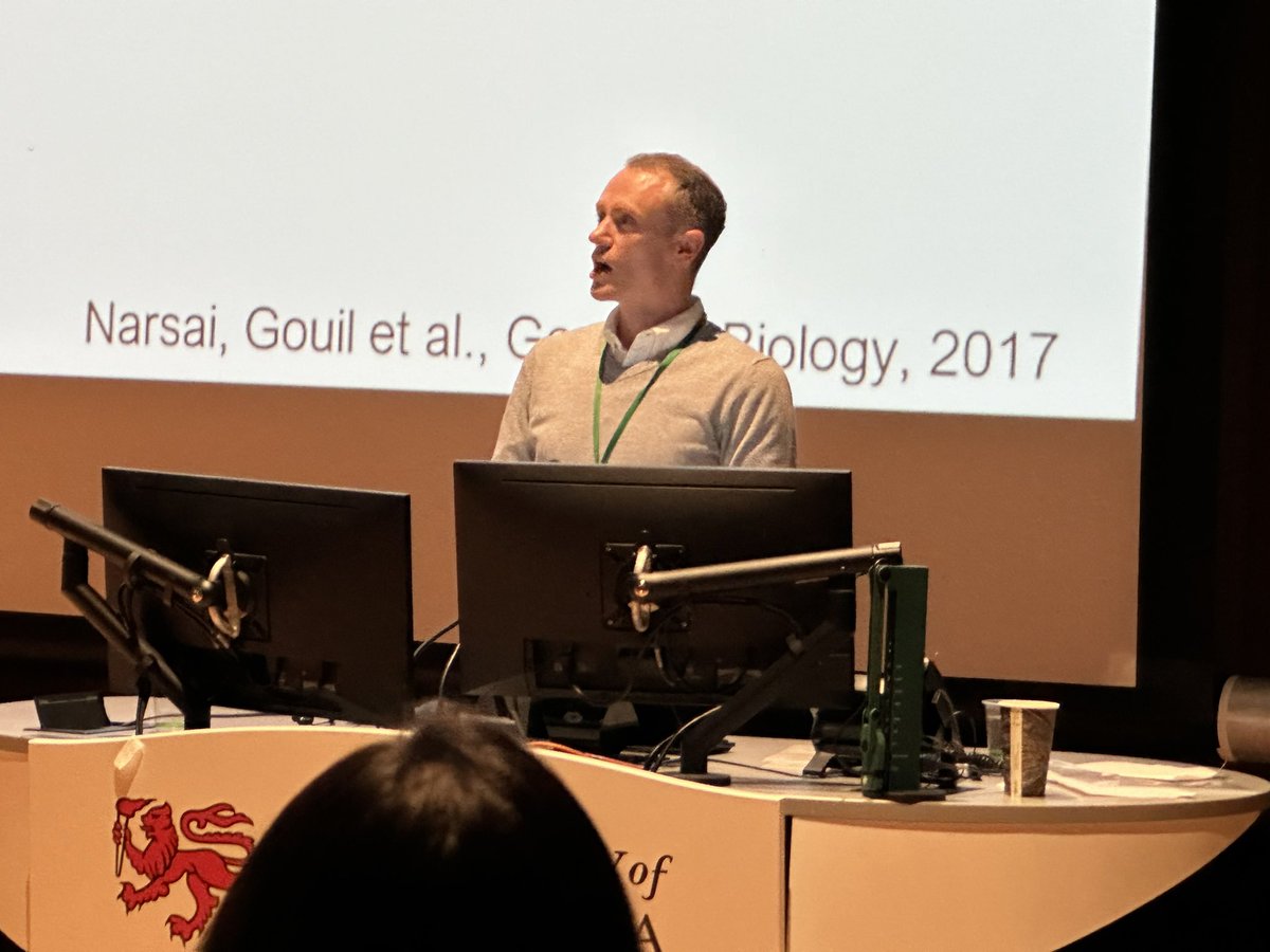 IonPlants's tweet photo. #ASPS2023 @asps_ozplants new technologies provide new insights to seed germination - a stunning seminar by @lewseylab @plants4space @latrobe https://t.co/SOW5X4x25E