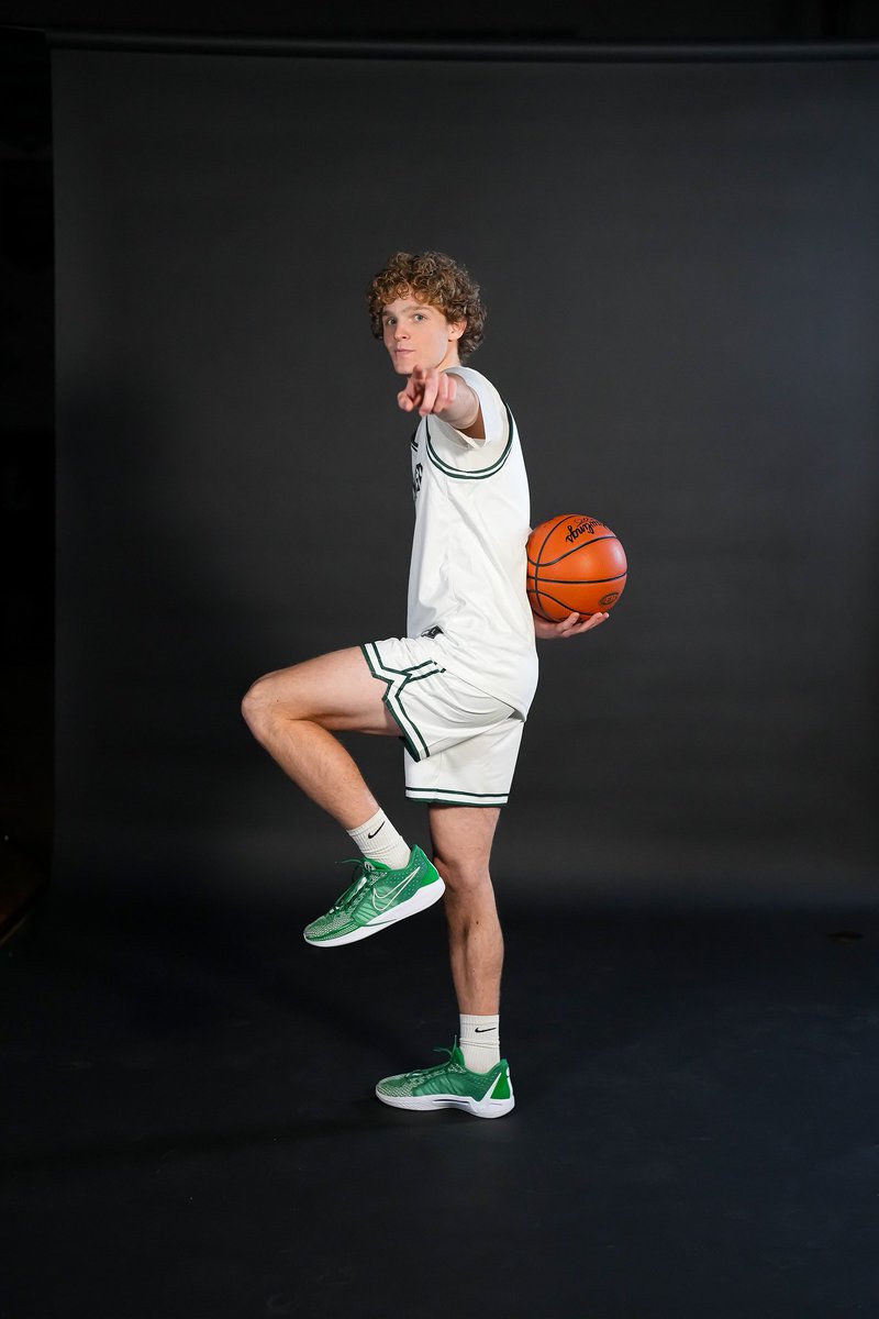 fhcrangerball's tweet photo. New year, new threads 🔥

The retro whites and greens, with “Forest Hills” on a ranger jersey for the first time since 1972. https://t.co/6eavHJY9x4