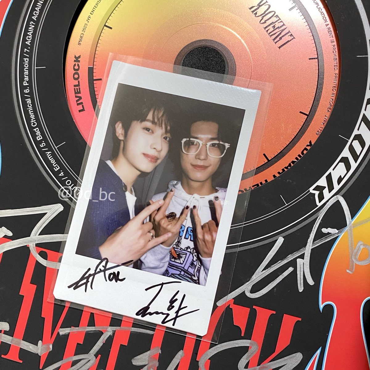 0d_bc's tweet photo. 후즈팬 기타즈 폴라 당첨했어~~🎸 https://t.co/CILoBiB3Wq