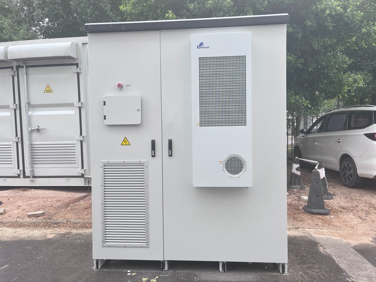 ECE_energy's tweet photo. China's ECE Energy has developed a new outdoor distributed all-in-one #outdoorbatterystorage cabinet .Microgrid #energystorage solution Multi energy #photovoltaic #electricvehicles  charging system .
#outdoorcabinet #batterystorage #energystorage #lithiumbattery #batterycabinet https://t.co/8f60wCmdnC
