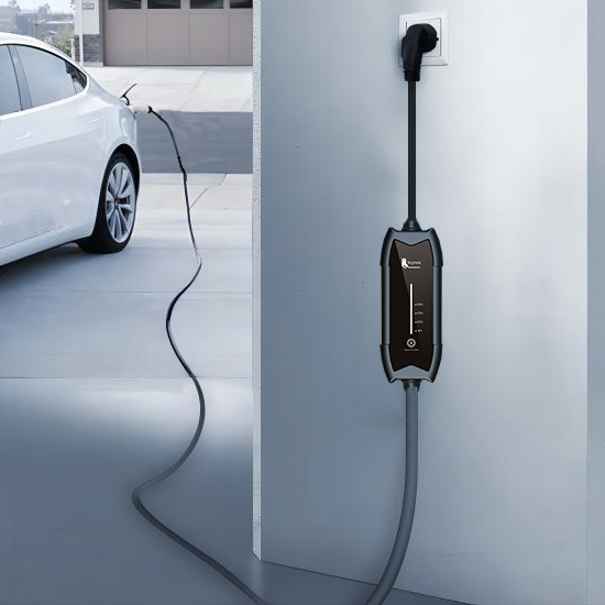 DFeyree41041's tweet photo. portable 3.5KW 8A-10A-13A-16A adjustable current ev charger , low to 39$ per set , , more details : 

whatsapp +86 17722521237
📷 https://t.co/Wy9IRAtThI
📷 feyreecharger@outlook.com

#evcharger #ev #evcharging #electricvehicle #electricvehicles #evchargingstation #evchargers https://t.co/PC6cYCVywE