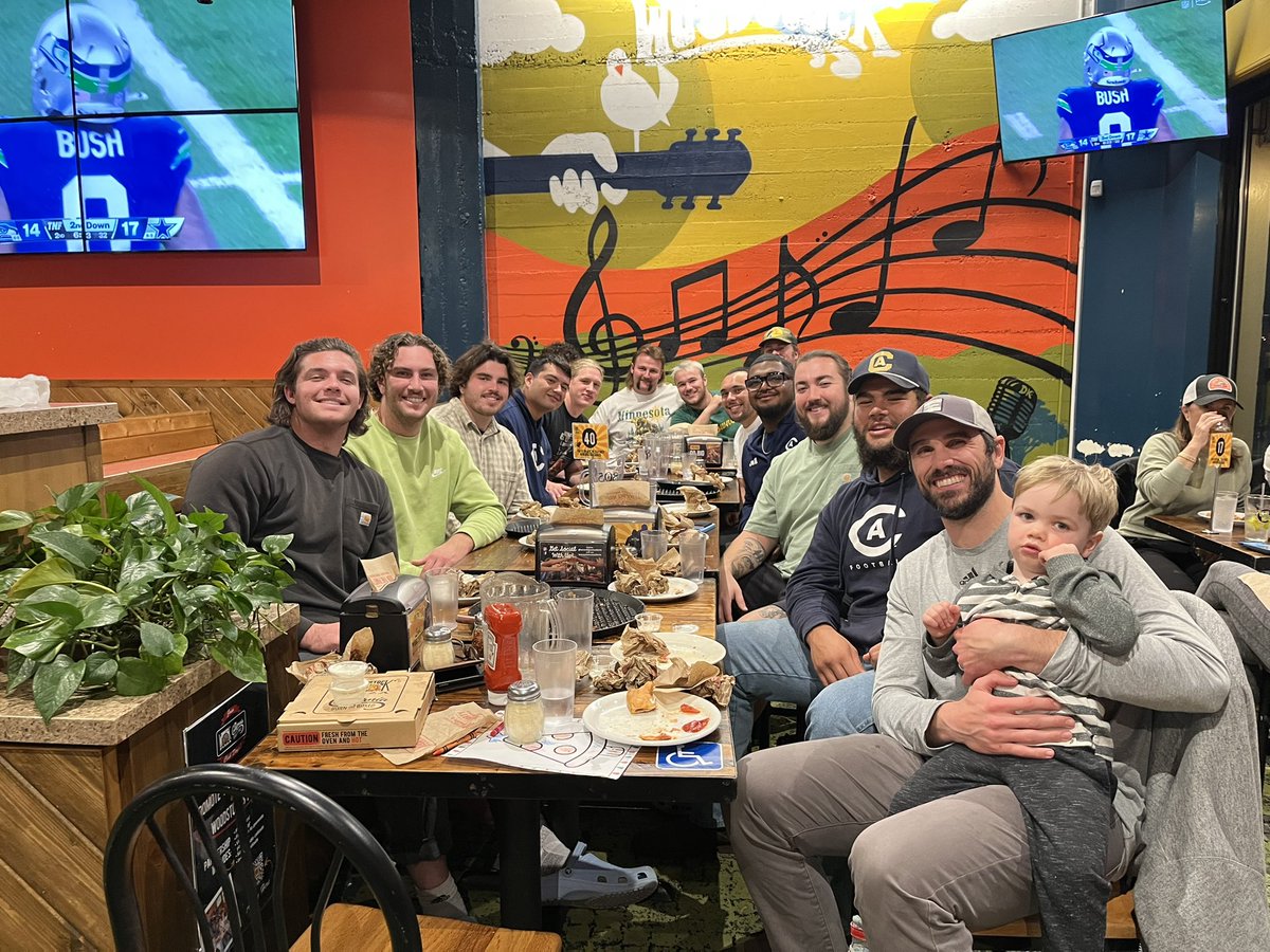 Never gets old being with these guys having a meal together. The boys did some work at <a href="/WoodstocksDavis/">Woodstock's Pizza</a> and <a href="/_jakeparks_/">JP</a> got his little slice of “cinnybread” #AggiePride