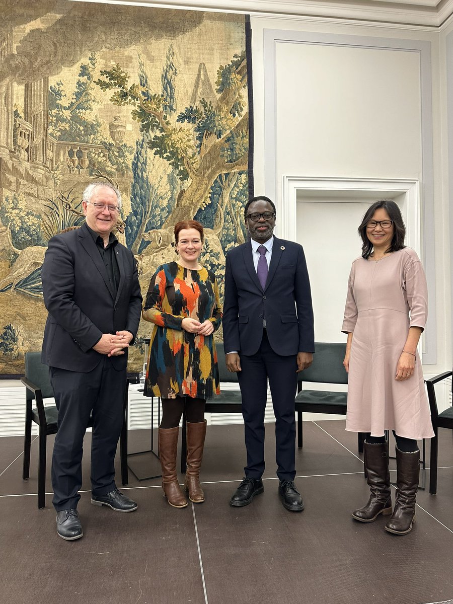 I participated in a panel discussion on technology and climate change in @BonnGlobal with the Mayor of Bonn <a href="/katjadoerner/">Katja Dörner</a> and the Rector of <a href="/UniBonn/">Rheinische Friedrich-Wilhelms-Universität Bonn</a>, Professor Michael Hoch facilitated by <a href="/UNUniversity/">UN University</a> Vice Rector Dr Xiaomeng Shen. Global partnerships for sustainable development.