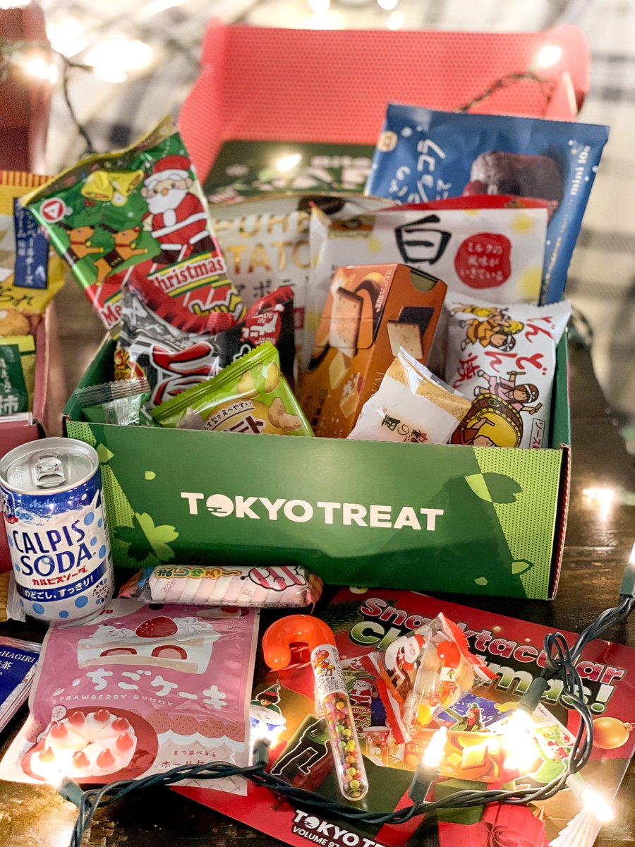 Christmas is one of the most romantic holidays in Japan, perfect for strawberry shortcake…or candy in the shape of one! This month, @TokyoTreat has a wide assortment of holiday snacks, my personal favorites being the strawberry choco flavored KitKats and Christmas pizza corn!