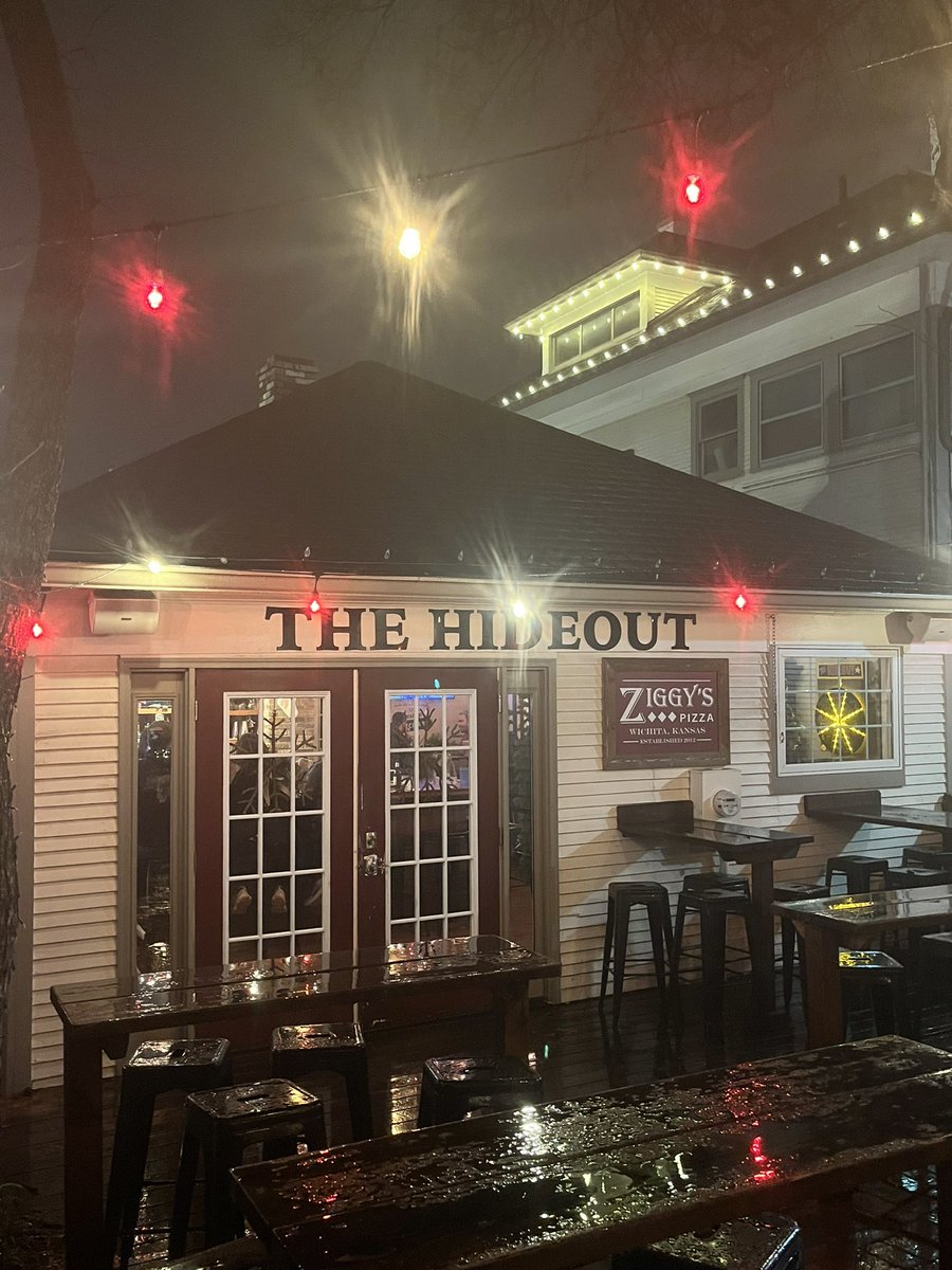 Brent Kemnitz (@brentkemnitz) on Twitter photo Shoutout to our loyal <a href="/GoShockers/">Go Shockers</a> supporters at <a href="/ZiggysPizza/">Ziggy's Pizza</a> in College Hill π 
Best Vibe and Christmas Atmosphere in <a href="/CityofWichita/">City of Wichita</a> πΎπΎπΎ Shoutout to our loyal <a href="/GoShockers/">Go Shockers</a> supporters at <a href="/ZiggysPizza/">Ziggy's Pizza</a> in College Hill π 
Best Vibe and Christmas Atmosphere in <a href="/CityofWichita/">City of Wichita</a> πΎπΎπΎ