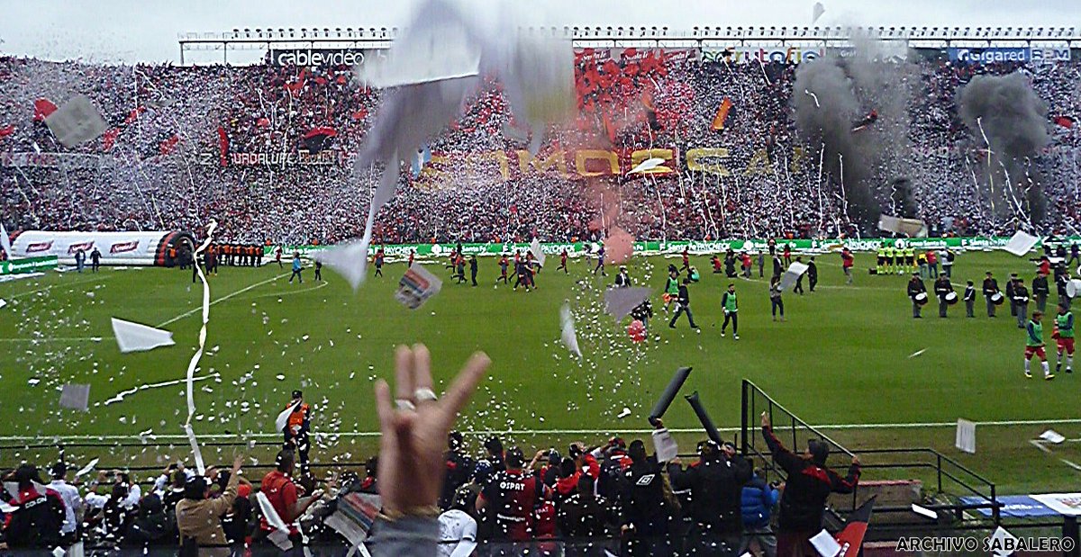tomidelcac's tweet photo. Hoy será el último baile del año, pase lo que pase, siempre a tú lado negro querido. https://t.co/GKAify7cHl